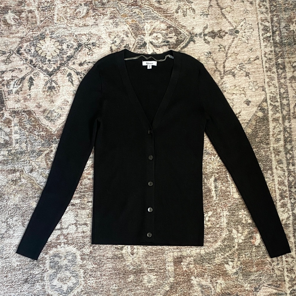 Reitmans Ribbed Black Button-Up V-Neck Slim Cardigan Top XS/TP